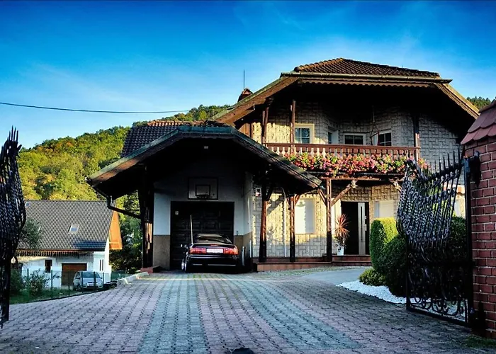 Pod Szyndzielnia 民宿 别尔斯克-比亚拉